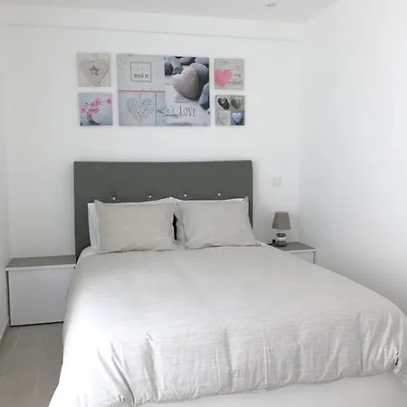 One Bedroom At 500 M Away From The
